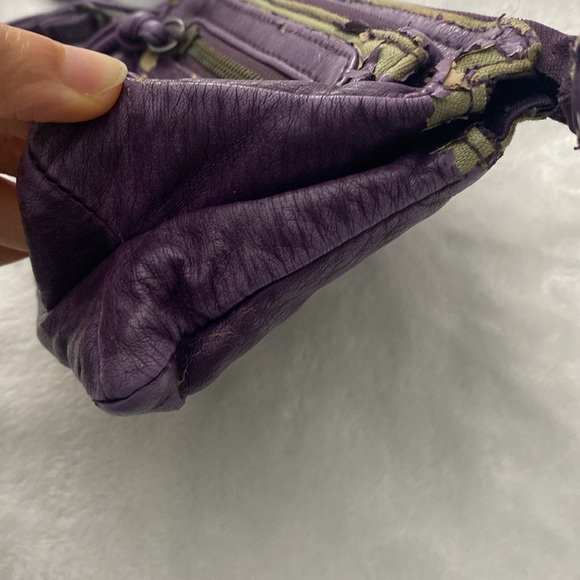 Purple faux leather wristlet wallet - Picture 9 of 17